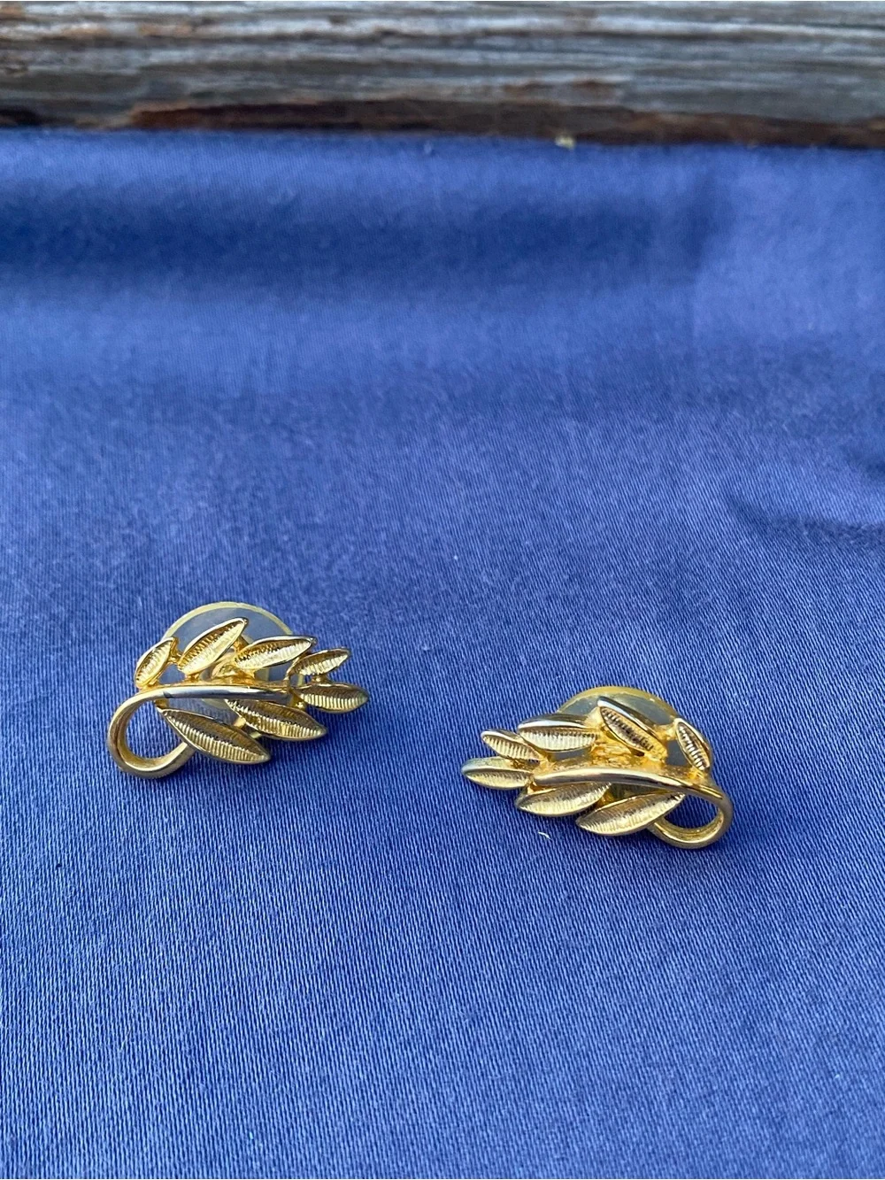 Gold Leaf Motif Post Earrings - Gold